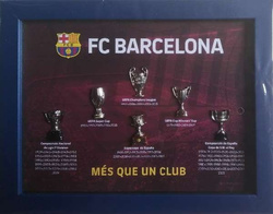 Zestaw w ramce 6 odznak FC Barcelona trofea (produkt oficjalny)