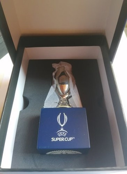 Replika Superpuchar Europy 11 cm (oficjalny produkt)