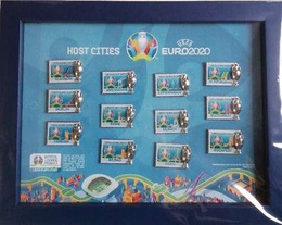 Zestaw w ramce 12 odznak gospodarze Euro 2020 (produkt oficjalny)