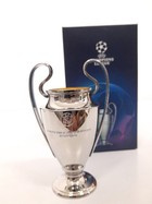 Replika miniatura Pucharu Liga Mistrzów UEFA (oficjalny produkt) 10 cm