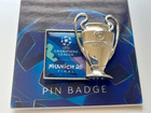 Odznaka Trofeum Liga Mistrzów Finał Monachium 2025, PSG - Inter Mediolan (produkt oficjalny)