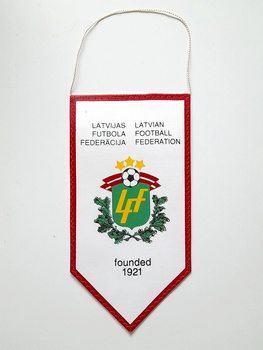 Proporczyk Łotewski Związek Piłki Nożnej herb (jednostronny)