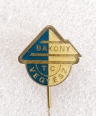 Odznaka Bakony Vegyesz TC (Węgry, polewa epoksydowa, sygnowana)