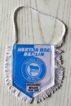 Proporczyk Hertha BSC Berlin mistrz Niemiec 1930 1931 (mały)