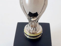 Replika miniatura trofeum Superpuchar Europy UEFA 7,5 cm (produkt oficjalny