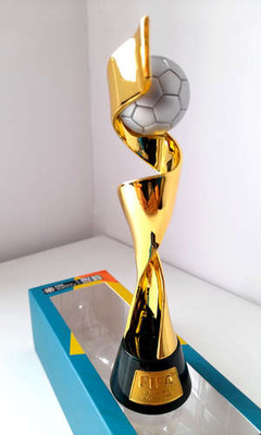 Replika trofeum Mistrzostwa Świata FIFA Kobiet Australia Nowa Zelandia 2023 (produkt oficjalny) 15,5 cm