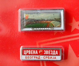 FK Crvena Zvezda Belgard zestaw trzech odznak (produkt oficjalny)