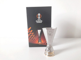 Replika miniatura Pucharu Liga Europy UEFA (oficjalny produkt) 8 cm