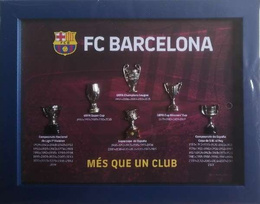 Zestaw w ramce 6 odznak FC Barcelona trofea (produkt oficjalny)
