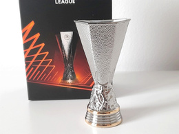Replika miniatura Pucharu Liga Europy UEFA (oficjalny produkt) 8 cm