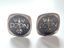 Stare spinki do mankietów Polski Związek Piłki Nożnej (PRL, produkt oficjalny)