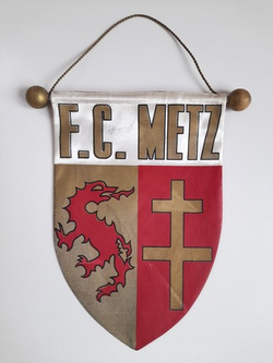 Proporczyk FC Metz z autografem Henryka Kasperczaka (lata 70.)