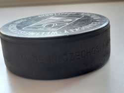 Krążek hokejowy Mistrzostwa Świata Monachium i Dusseldorf 1975 (produkt oficjalny)