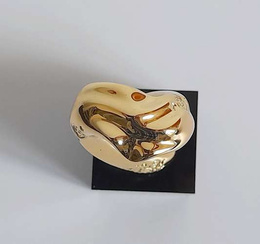 Replika 3D oficjalny znak logo Mistrzostwa Świata Katar 2022 na podstawce, pozłacana (produkt oficjalny) 10 cm