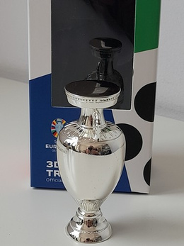 Replika trofeum UEFA Euro 2024 Niemcy, 8 cm (produkt oficjalny)