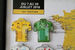 Zwycięzcy Tour de France 2018 koszulki w ramce (oficjalny produkt)