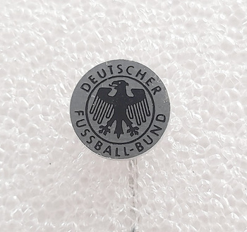 Odznaka Niemiecki Związek Piłki Nożnej DFB herb okrągły (lakier)