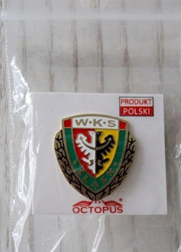 WKS Śląsk Wrocław z wieńcem (emalia; produkt oficjalny)