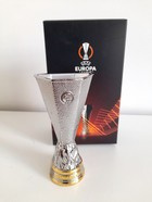 Mini Replika Pucharu Liga Europy UEFA (oficjalny produkt) 10 cm