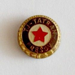 Odznaka TJ Tatran Preszów z wieńcem, bordowa (lakier)