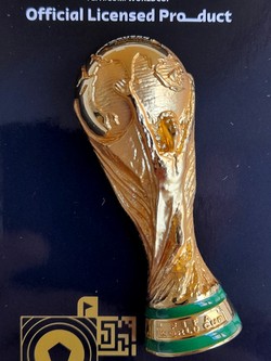 Magnes Mistrzostwa Świata Katar 2022 trofeum (produkt oficjalny) 7 cm