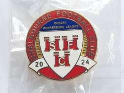 Odznaka Shelbourne FC Dublin. Liga Konferencji Europy 2024 (produkt oficjalny)