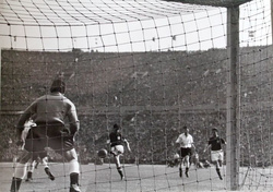Trzy zdjęcia z meczu towarzyskiego Węgry - Anglia 7:1 (23.05.1954)
