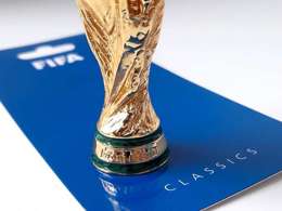 Mini replika 3D Trofeum Piłkarskie Mistrzostwa Świata FIFA, pozłacana (produkt oficjalny) 7 cm