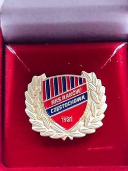Odznaka RKS Raków Częstochowa ze złotym wieńcem (produkt oficjalny)